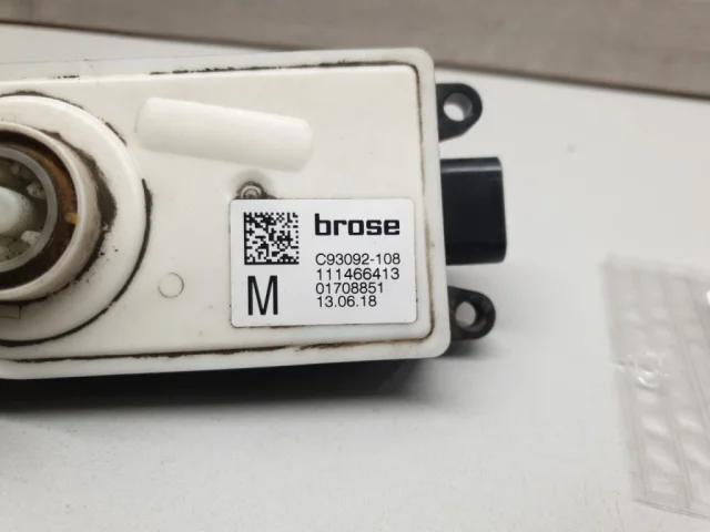 Моторчик корректора фары для BMW 5er G30 2016-2023 на фотографиях