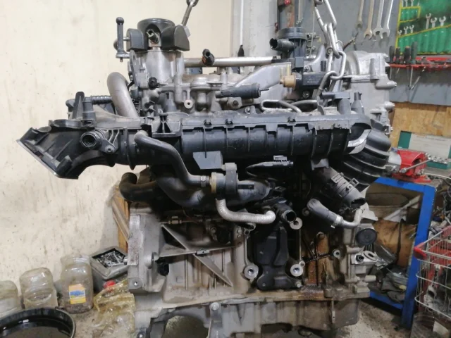 Двигатель для Mercedes-Benz C class C204 2008-2015 на фотографиях