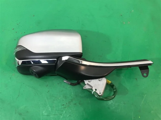 Зеркало заднего вида (в салоне) для Subaru Legacy BN 2017+ на фотографиях