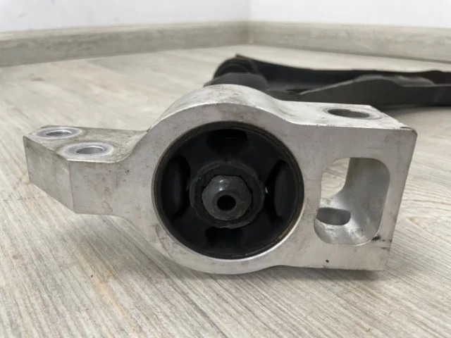 Рычаг передний левый нижний для Volkswagen Tiguan I NF 2006-2017 на фотографиях