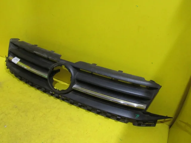 Решетка радиатора для Volkswagen Caddy IV (2K) 2015-2020 на фотографиях