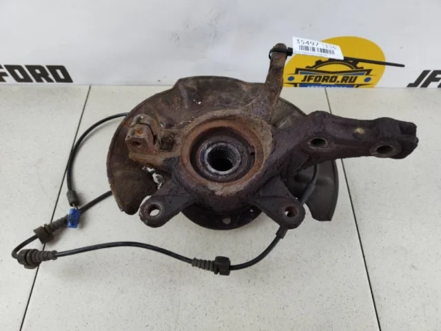 Кулак поворотный левый для Suzuki SX4 2006-2009 на фотографиях