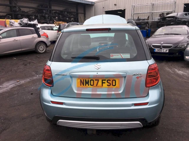 Двери для Suzuki SX4 2006-2009 на фотографиях