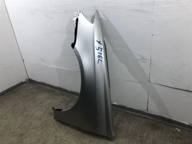 Крылья для Subaru Legacy BL/B13 2003-2009 на фотографиях