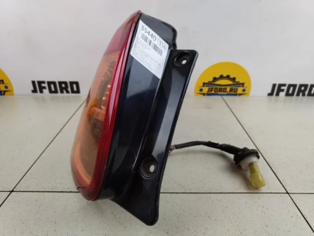 Фонарь левый для Suzuki SX4 2006-2009 на фотографиях