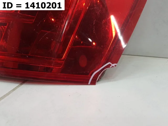 Фонарь левый для Skoda Octavia A7 Tour на фотографиях