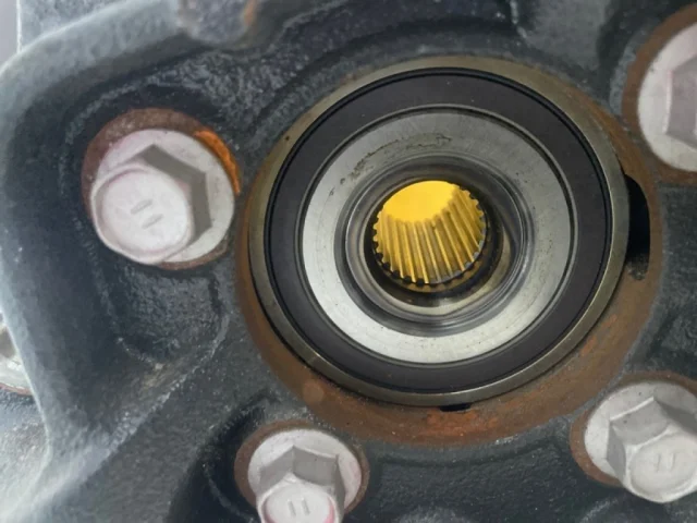 Цапфа задняя левая для Lexus RX AGL20W,AGL25W,GGL25,GYL25 2015-2022 на фотографиях