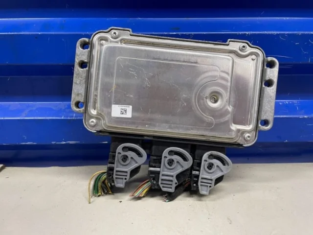 Блок управления двигателем для Citroen C4 Хэтчбек 2004-2011 на фотографиях