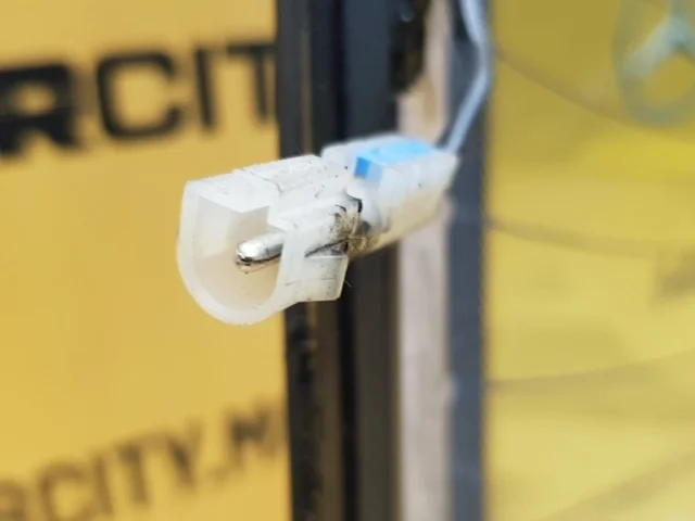 Стекло заднее для BMW 7er Е38 1994-2001 на фотографиях