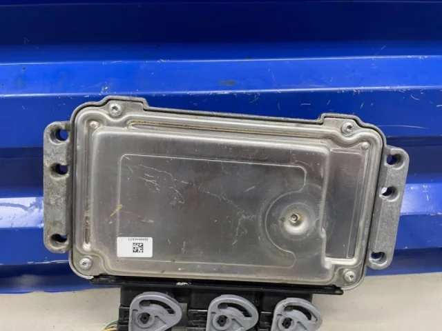 Блок управления двигателем для Citroen C4 Хэтчбек 2004-2011 на фотографиях