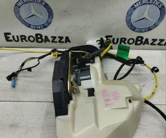 Замок задней левой двери для Mercedes-Benz S class W220 1998-2005 на фотографиях