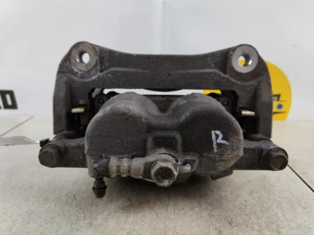 Суппорт передний правый для Lexus RX GGL10,15,16W, GYL10,15,16W (JDM) 2009-2014 на фотографиях