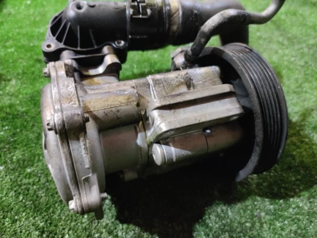 Насос ГУР для BMW 1er Е81 2007-2012 на фотографиях