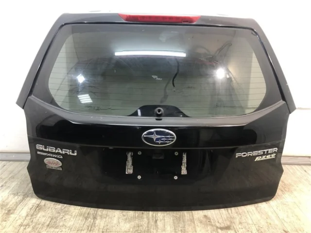 Крышка багажника для Subaru Forester SJ rest 2016-2019 на фотографиях