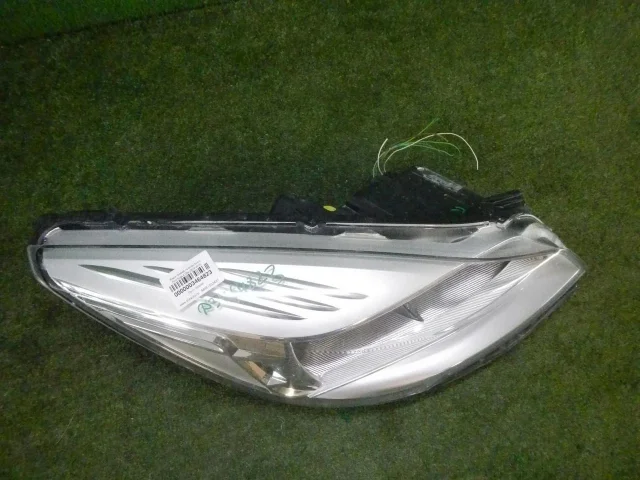 Фары для Ford Kuga CBV 2008-2013 на фотографиях