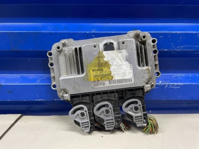 Блок управления двигателем для Citroen C4 Хэтчбек 2004-2011 на фотографиях