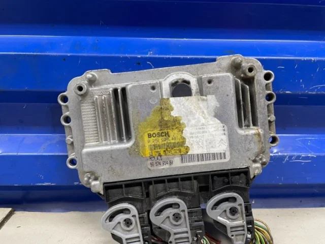 Блок управления двигателем для Citroen C4 Хэтчбек 2004-2011 на фотографиях