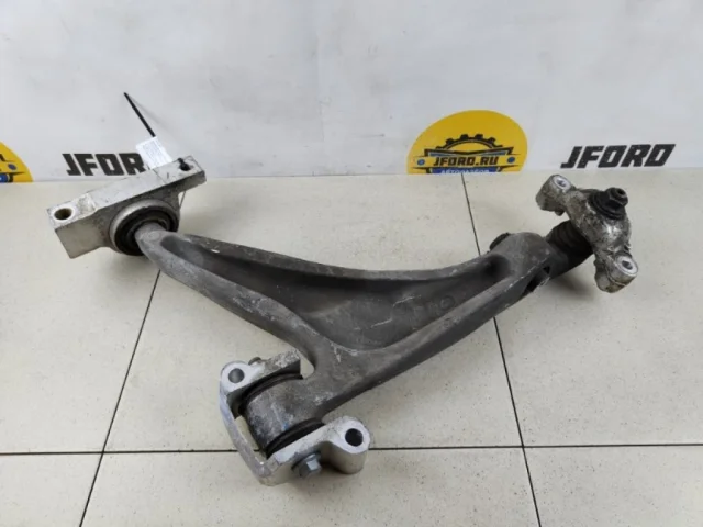 Качающийся рычаг правый для Volvo XC90 II L 2014-2019 на фотографиях