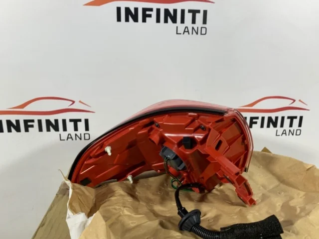 Фонарь внешний правый для Infiniti QX 56 2010-2014 на фотографиях