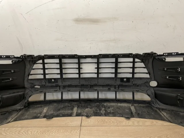 Бампер передний для Porsche Macan 95B 2014-2023 на фотографиях