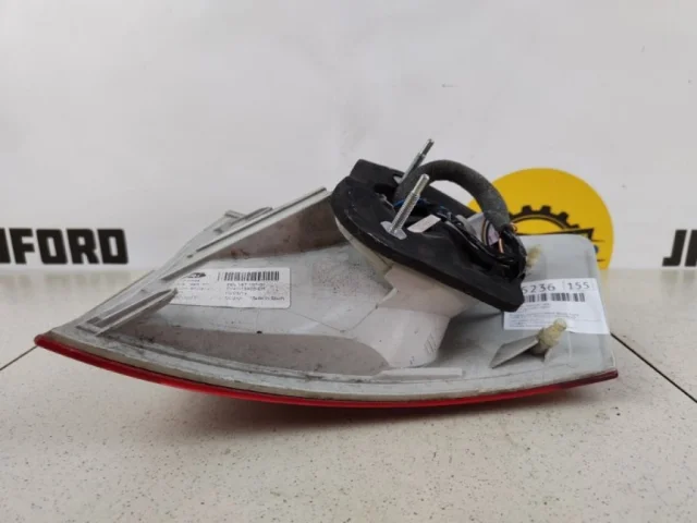 Фонарь внешний левый для Ford Kuga CBV 2008-2013 на фотографиях