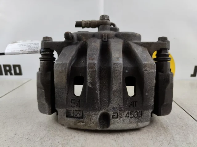 Суппорт передний правый для Lexus RX GGL10,15,16W, GYL10,15,16W (JDM) 2009-2014 на фотографиях