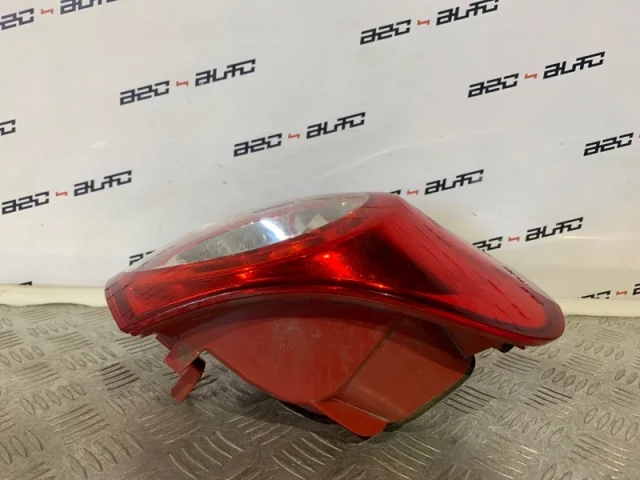 Фонарь внешний левый для Volkswagen Passat Variant (B6, Typ 3C) 2004-2010 на фотографиях