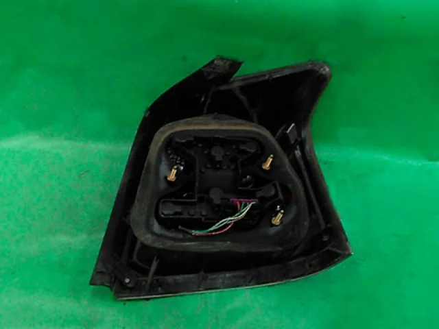 Фонарь левый для Toyota Avensis Универсал T270 2008-2018 на фотографиях