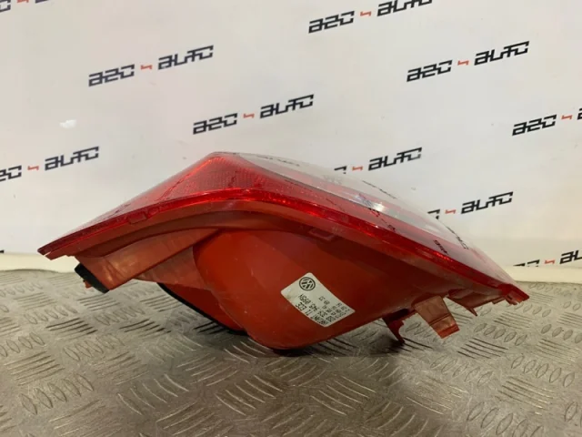 Фонарь внешний левый для Volkswagen Passat Variant (B6, Typ 3C) 2004-2010 на фотографиях