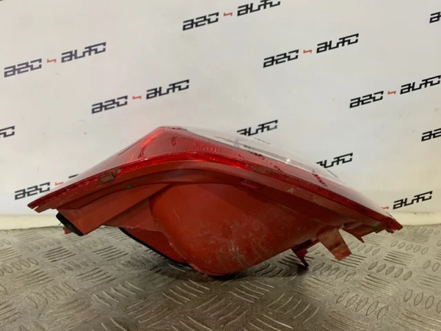 Фонарь внешний левый для Volkswagen Passat Variant (B6, Typ 3C) 2004-2010 на фотографиях