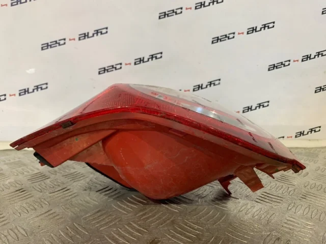 Фонарь левый для Volkswagen Passat Variant (B6, Typ 3C) 2004-2010 на фотографиях