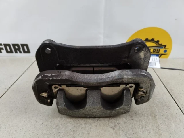 Суппорт передний правый для Lexus RX GGL10,15,16W, GYL10,15,16W (JDM) 2009-2014 на фотографиях