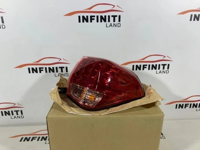 Фонарь внешний правый для Infiniti QX 56 2010-2014 на фотографиях