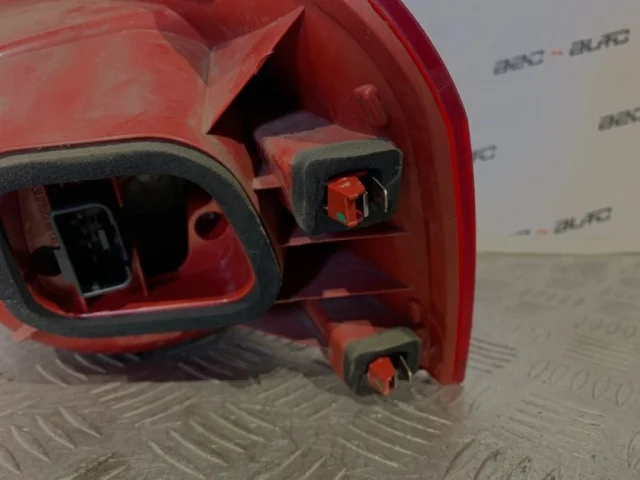 Фары для Volkswagen Passat Variant (B6, Typ 3C) 2004-2010 на фотографиях