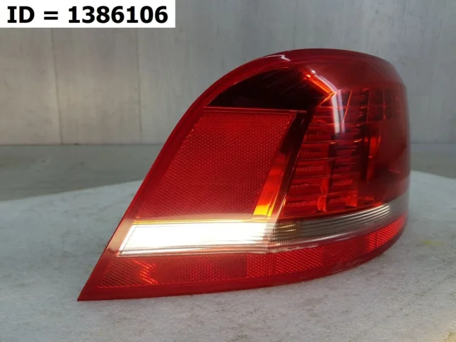 Фонарь внешний левый для Volkswagen Passat (B8) Variant 2014-2019 на фотографиях