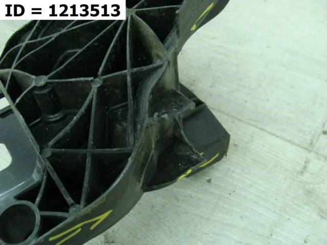 Панель радиатора (телевизор) для Audi Q8 4M 2018-2023 на фотографиях