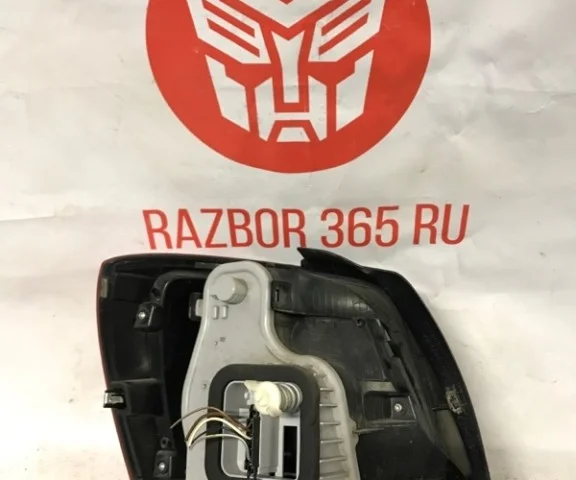 Фонарь правый для Volkswagen Polo V (6R) 2009-2014 на фотографиях