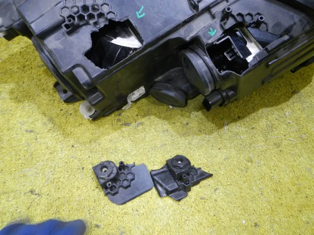 Фара левая для Volkswagen Caddy IV (2K) 2015-2020 на фотографиях