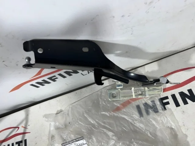 Петля капота левая для Infiniti QX 70 2013-2019 на фотографиях