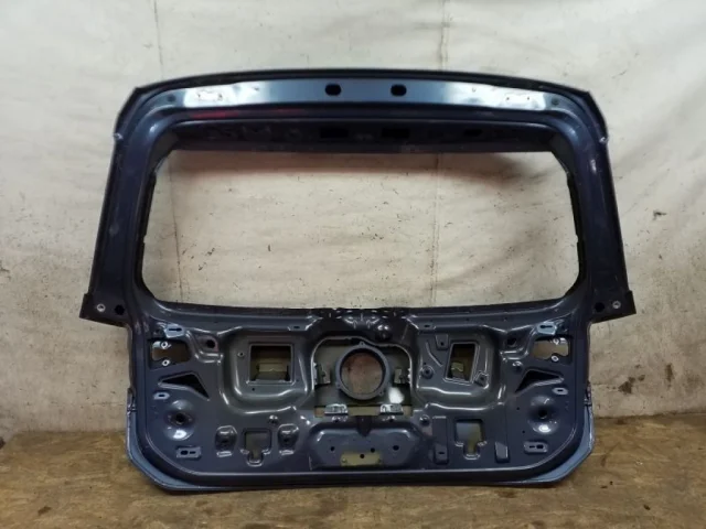 Крышка багажника для Volkswagen Passat (B8) Variant 2014-2019 на фотографиях