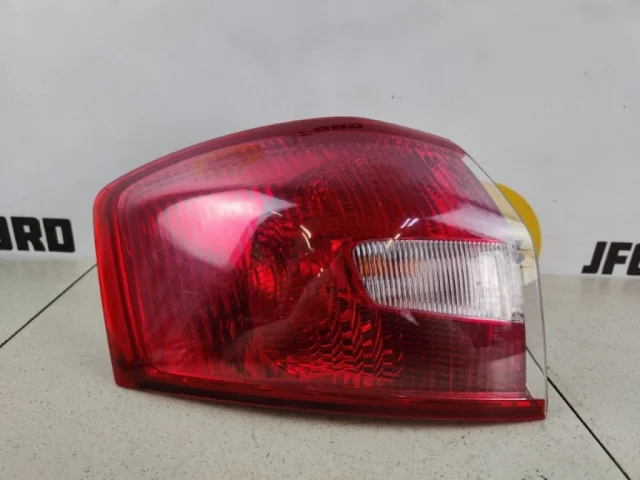 Фонарь внешний левый для Ford Kuga CBV 2008-2013 на фотографиях