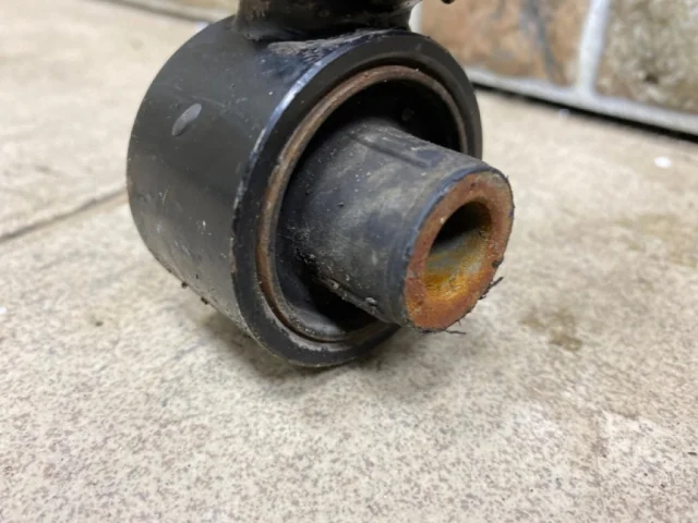 Амортизаторы задние (комплект) для Hyundai Tucson NX4 2020+ на фотографиях