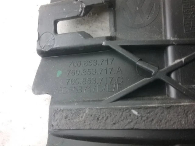 Молдинг крыла передний левый для Volkswagen Touareg III (CR) 2018+ на фотографиях