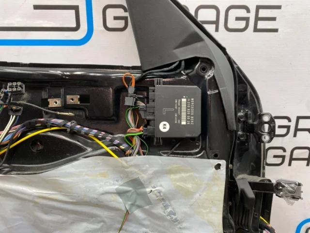 Дверь передняя левая для Mercedes-Benz C class W202 1993-2001 на фотографиях