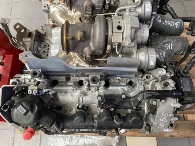 Двигатель без навесного для Mercedes-Benz C class C205 2014-2020 на фотографиях