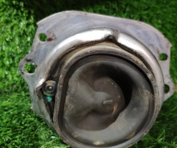 Опора двигателя передняя левая верхняя для BMW X5 Е70 2006-2013 на фотографиях