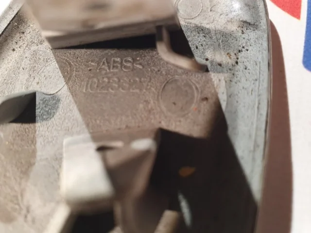 Крышка форсунки фароомывателя левая для Nissan X-Trail T32 RU 2015-2022 на фотографиях