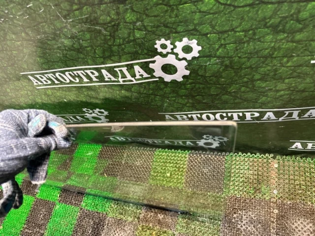 Стекло двери переднее левое для Lexus RX GGL10,15,16W, GYL10,15,16W (JDM) 2009-2014 на фотографиях