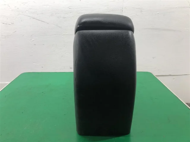 Крышка подлокотника для Subaru Forester SH 2008-2012 на фотографиях