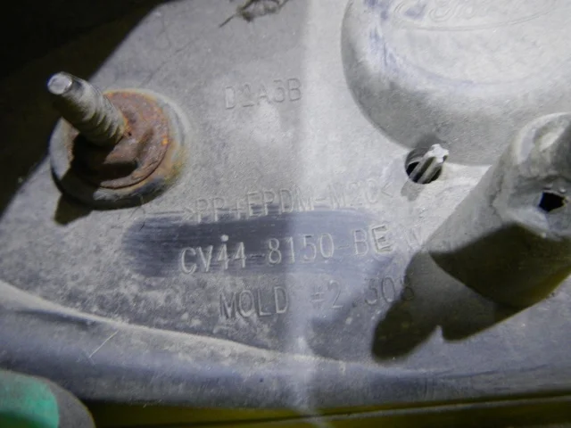 Решетка радиатора для Ford Kuga CBV 2008-2013 на фотографиях